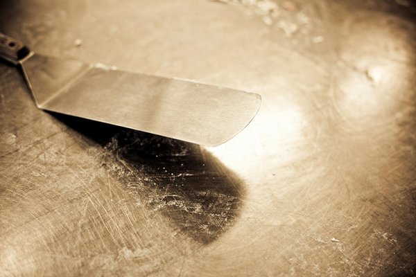 Unlocking comfort: ergonomic kitchen tools designed to combat chef fatigue in busy restaurants